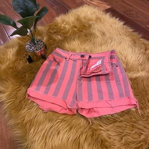 URBAN OUTFITTERS PEACH STRIPE SHORTS SIZE 27